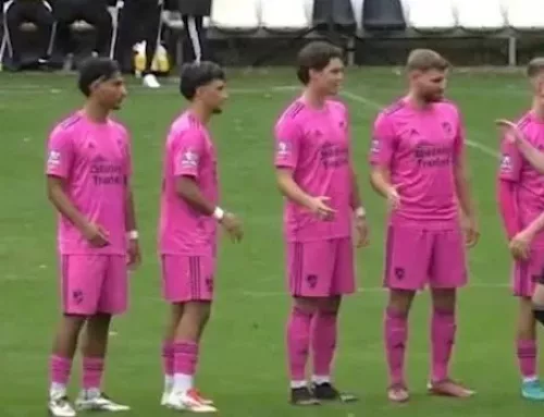 1. FC Spich präsentiert neues Heimtrikot – Pink ist das neue Gelb!